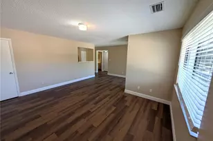 13401 Arbor Pointe Cir, Tampa, FL 33617 - Photo 5