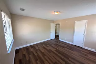 13401 Arbor Pointe Cir, Tampa, FL 33617 - Photo 7