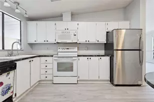1787 W Schwartz Blvd, Lady Lake, FL 32159 - Photo 5
