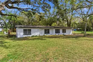 10945 N Blvd, Tampa, FL 33612 - Photo 9