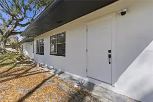 10945 N Blvd, Tampa, FL 33612 - Photo 5