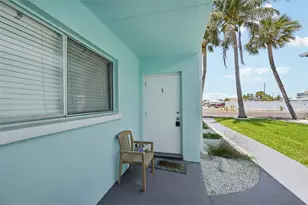 117 7th St N, Bradenton Beach, FL 34217 - Photo 3