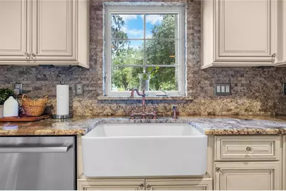 2424 E New York Avenue, Deland, FL 32724 - Photo 9