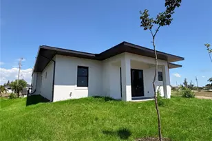 2725 Embers Pkwy W, Cape Coral, FL 33993 - Photo 51
