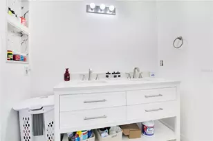 5047 Adair Oak Dr, Orlando, FL 32829 - Photo 17