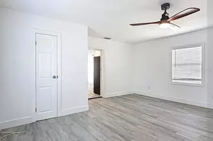 200 Lewis Blvd SE, Saint Petersburg, FL 33705 - Photo 11