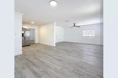 200 Lewis Boulevard SE, Saint Petersburg, FL 33705 - Photo 7