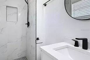 200 Lewis Blvd SE, Saint Petersburg, FL 33705 - Photo 9