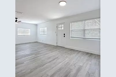 200 Lewis Boulevard SE, Saint Petersburg, FL 33705 - Photo 13