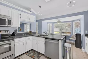 4609 Tiffany Woods Cir, Oviedo, FL 32765 - Photo 11
