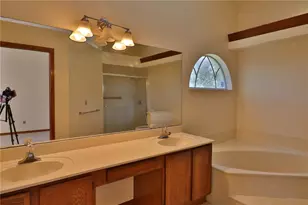 1088 Tivoli Dr, Deltona, FL 32725 - Photo 9