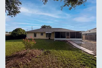 314 Dupont Circle, Howey in the Hills, FL 34737 - Photo 5