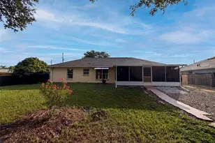 314 Dupont Cir, Howey in the Hills, FL 34737 - Photo 5