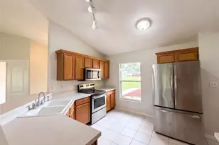 314 Dupont Cir, Howey in the Hills, FL 34737 - Photo 5