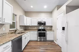 10114 Farmingdale Pl, Tampa, FL 33624 - Photo 5
