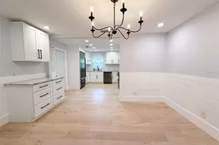 8028 Conservatory Cir, Sarasota, FL 34243 - Photo 7