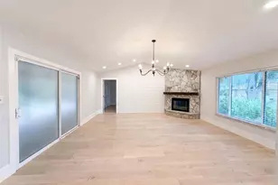 8028 Conservatory Cir, Sarasota, FL 34243 - Photo 3