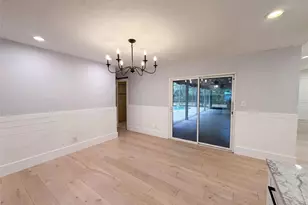8028 Conservatory Cir, Sarasota, FL 34243 - Photo 9