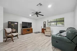 2082 Shady Ln, Geneva, FL 32732 - Photo 7