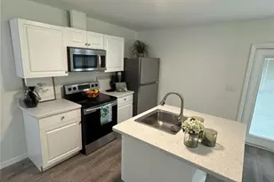 243 NE 4th St, Crystal River, FL 34429 - Photo 3