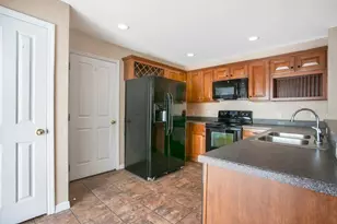 2205 Glossy Privet Dr, Orlando, FL 32828 - Photo 9