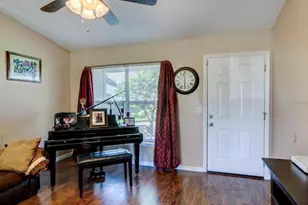 1730 Tropical Ct, Tavares, FL 32778 - Photo 5
