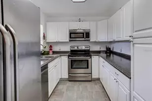 1730 Tropical Ct, Tavares, FL 32778 - Photo 9
