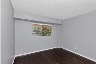 1724 Golf View Dr, Tarpon Springs, FL 34689 - Photo 9