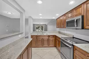 1724 Golf View Dr, Tarpon Springs, FL 34689 - Photo 5