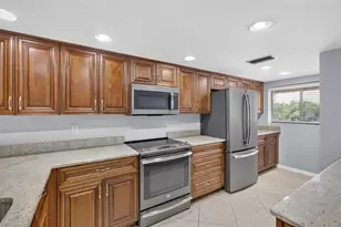 1724 Golf View Dr, Tarpon Springs, FL 34689 - Photo 3