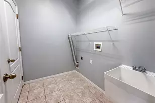 222 Taylor Bay Ln, Brandon, FL 33510 - Photo 7