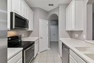 1351 Venezia Ct, Davenport, FL 33896 - Photo 15
