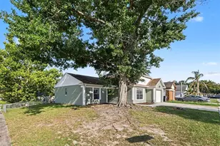 301 Regal Park Dr, Valrico, FL 33594 - Photo 3