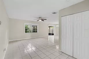 301 Regal Park Dr, Valrico, FL 33594 - Photo 5