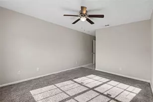 301 Regal Park Dr, Valrico, FL 33594 - Photo 9