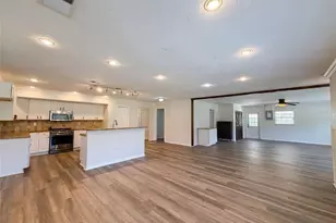 2805 105th Street E, Palmetto, FL 34221 - Photo 7