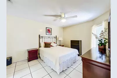 62 Lakepointe Circle, Kissimmee, FL 34743 - Photo 21