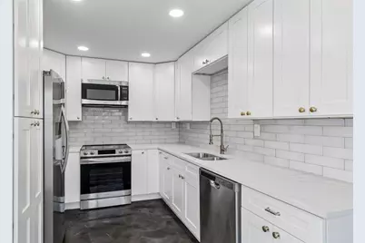 4125 Grove, Saint Petersburg, FL 33705 - Photo 3