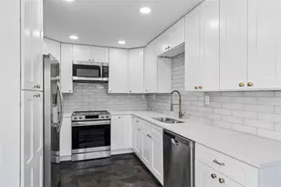 4125 Grove, Saint Petersburg, FL 33705 - Photo 3