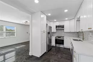 4125 Grove, Saint Petersburg, FL 33705 - Photo 11