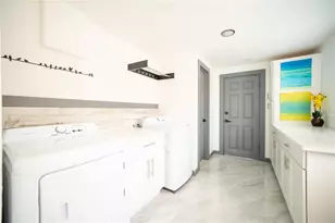 166 Bayside Dr, Clearwater Beach, FL 33767 - Photo 27