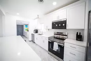 166 Bayside Dr, Clearwater Beach, FL 33767 - Photo 9