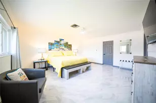 166 Bayside Dr, Clearwater Beach, FL 33767 - Photo 19