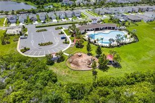 33028 Tulip Petal Ln, Wesley Chapel, FL 33545 - Photo 29