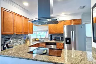 552 Palencia Pl, Lakeland, FL 33803 - Photo 9