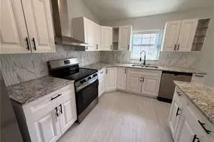 319 Avenue A NE, Winter Haven, FL 33881 - Photo 3