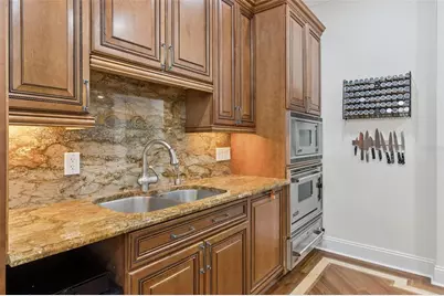 2402 Victoria Gardens Lane, Tampa, FL 33609 - Photo 15