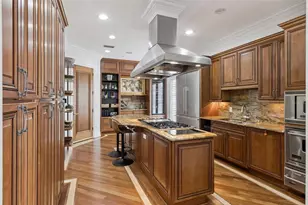 2402 Victoria Gardens Ln, Tampa, FL 33609 - Photo 21
