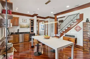 2402 Victoria Gardens Ln, Tampa, FL 33609 - Photo 11