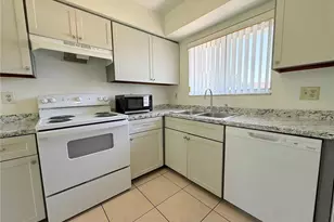 10122 Mason Dixon Cir, Orlando, FL 32821 - Photo 9